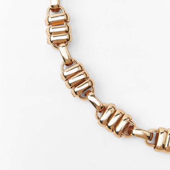 Zara limited eidtion Linked Chain Necklace - Picture 4 of 5